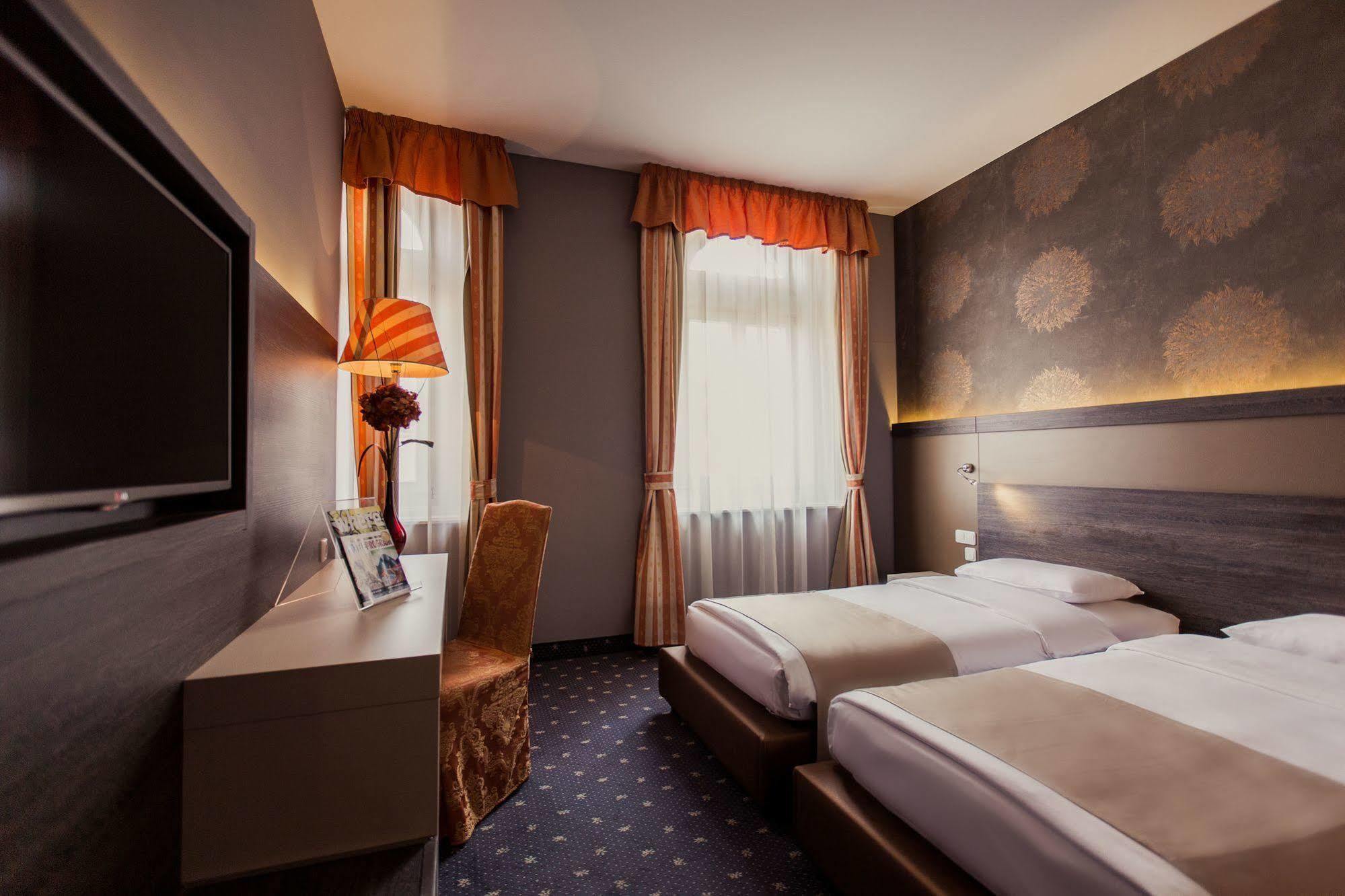 Hotel Museum 4*
